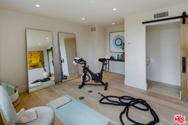 1921 Bel Air Road, Los Angeles, CA 90077