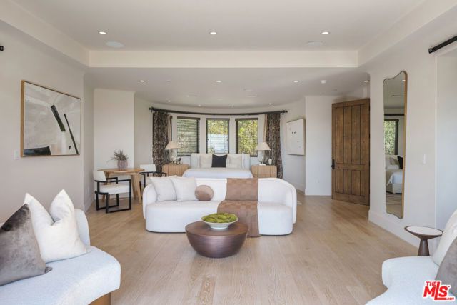 1921 Bel Air Road, Los Angeles, CA 90077