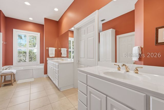 11 Hunting Ct, Bluffton, SC 29910