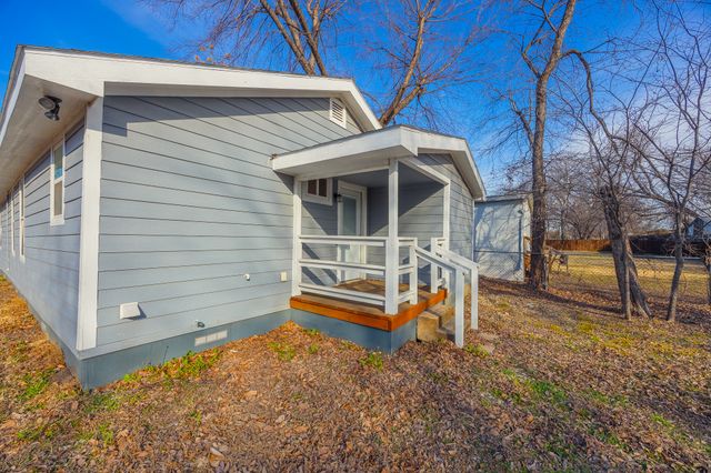 4042 Ladale Drive, Dallas, TX 75212