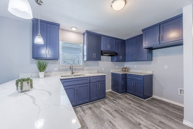 4042 Ladale Drive, Dallas, TX 75212