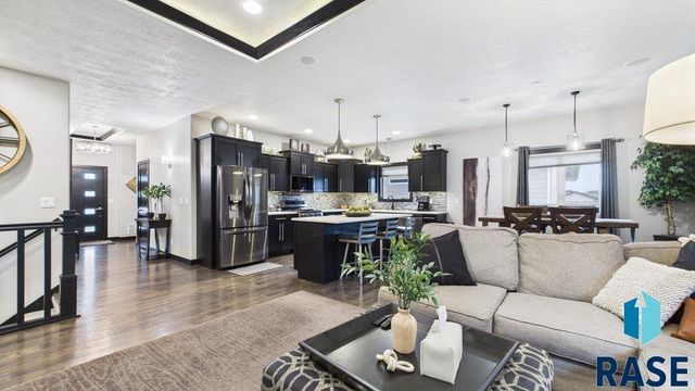 6409 S El Dorado Ave, Sioux Falls, SD 57108