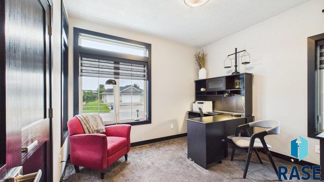 6409 S El Dorado Ave, Sioux Falls, SD 57108