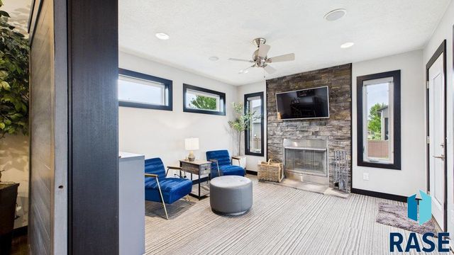 6409 S El Dorado Ave, Sioux Falls, SD 57108
