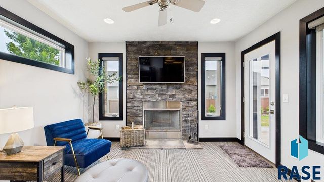 6409 S El Dorado Ave, Sioux Falls, SD 57108