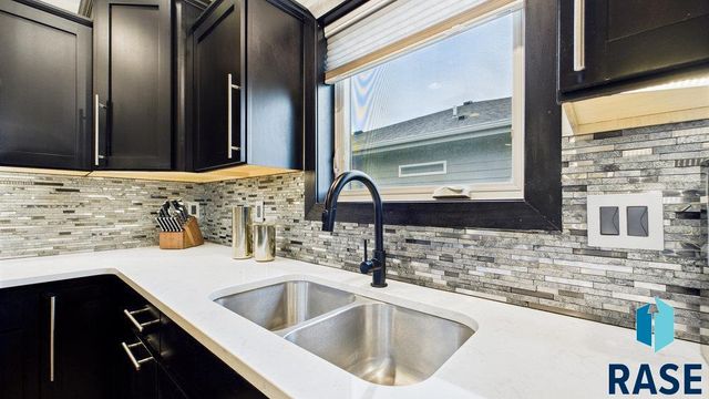 6409 S El Dorado Ave, Sioux Falls, SD 57108