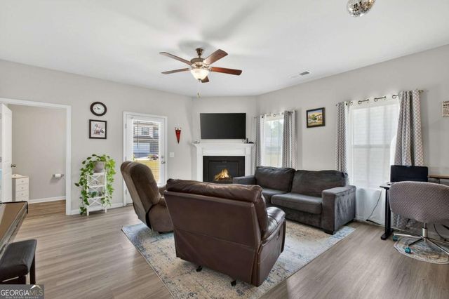 103 Willowbrook Court, Calhoun, GA 30701