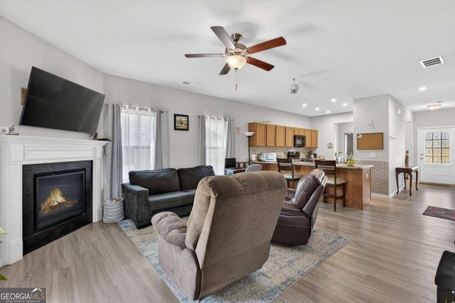 103 Willowbrook Court, Calhoun, GA 30701