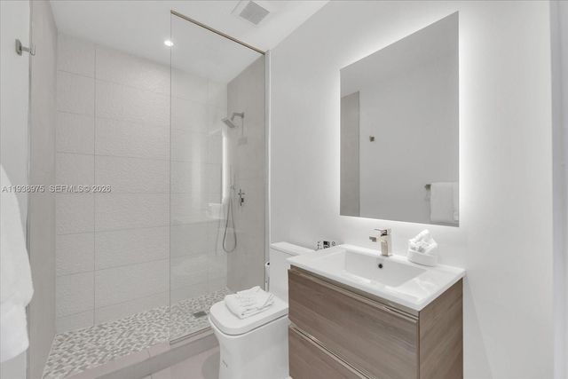 239 SW 9th St 1603, Miami, FL 33130