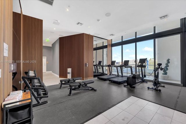 239 SW 9th St 1603, Miami, FL 33130