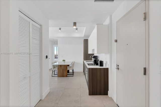 239 SW 9th St 1603, Miami, FL 33130