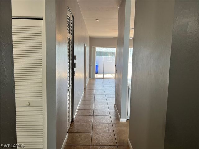 3841 Schoolhouse RD E 7, Fort Myers, FL 33916