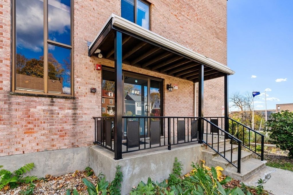 154 High St 204, Medford, MA 02155