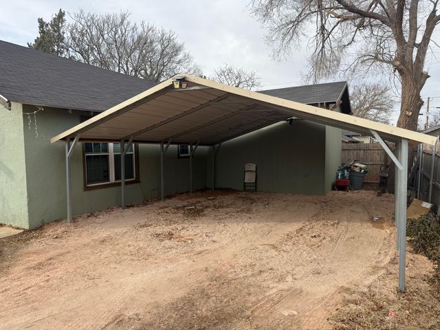 1916 N 3rd Street, Tahoka, TX 79373