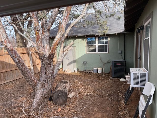 1916 N 3rd Street, Tahoka, TX 79373