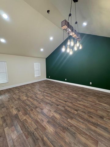 1916 N 3rd Street, Tahoka, TX 79373