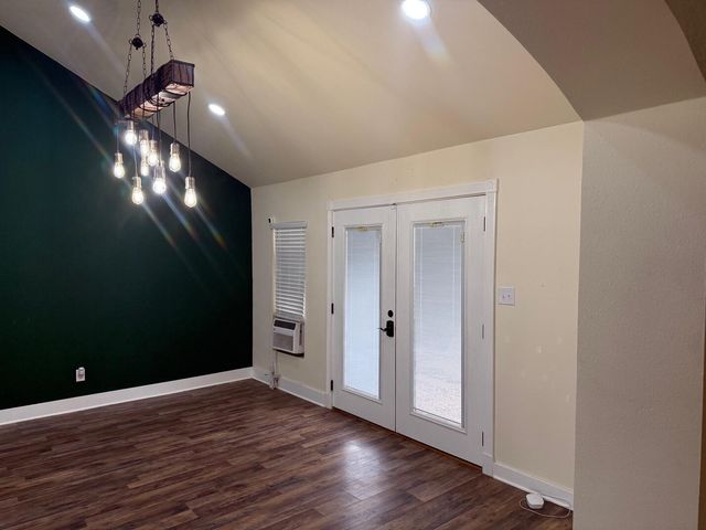 1916 N 3rd Street, Tahoka, TX 79373