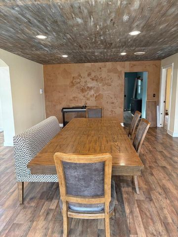 1916 N 3rd Street, Tahoka, TX 79373