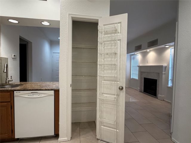 2011 Spenwick Drive 717, Houston, TX 77055