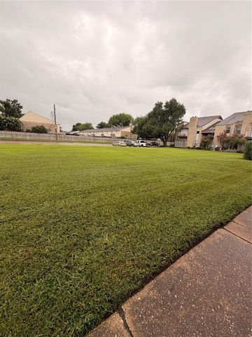 2011 Spenwick Drive 717, Houston, TX 77055
