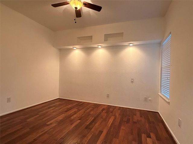 2011 Spenwick Drive 717, Houston, TX 77055