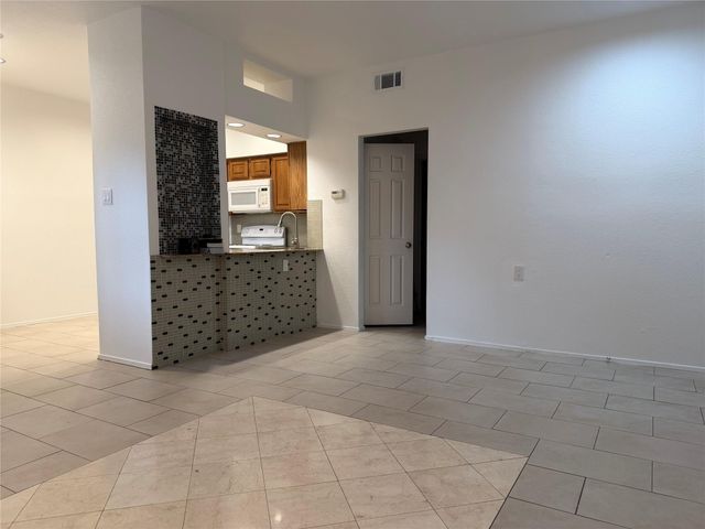 2011 Spenwick Drive 717, Houston, TX 77055