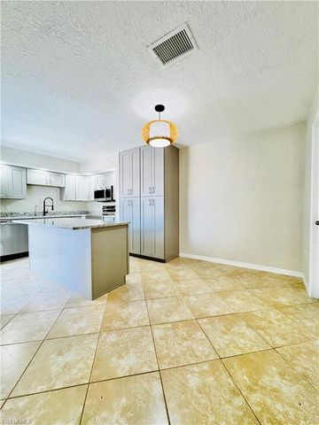 5205 Cedarbend DR 4, Fort Myers, FL 33919
