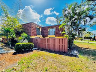 5205 Cedarbend DR 4, Fort Myers, FL 33919