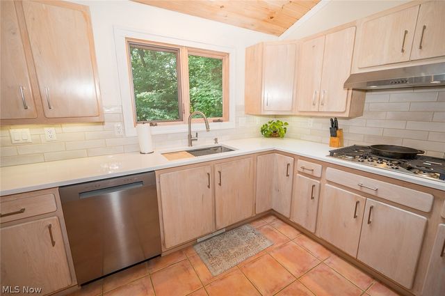 10676 Prouty Road, Concord Twp, OH 44077