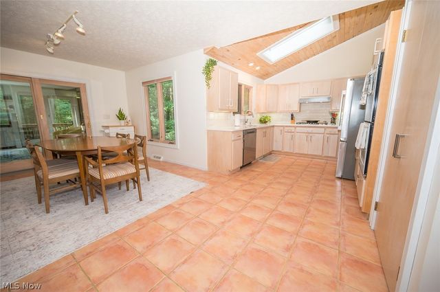 10676 Prouty Road, Concord Twp, OH 44077