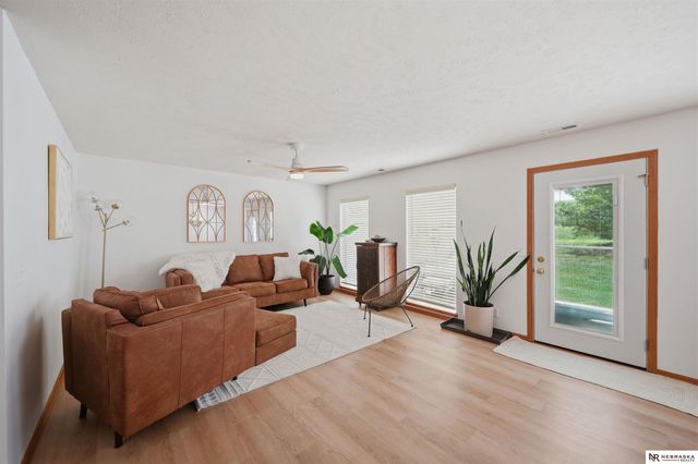 8843 Venice Lane, Lincoln, NE 68526