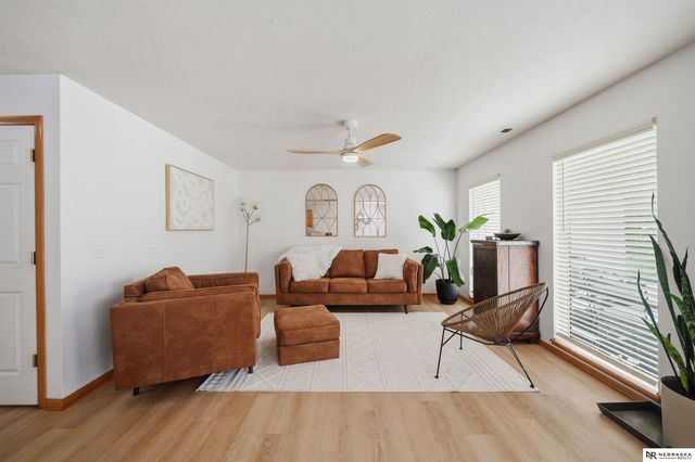 8843 Venice Lane, Lincoln, NE 68526