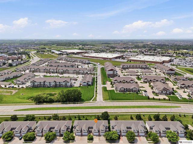 8843 Venice Lane, Lincoln, NE 68526