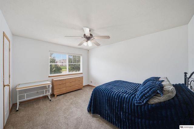 8843 Venice Lane, Lincoln, NE 68526