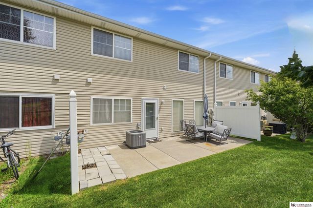 8843 Venice Lane, Lincoln, NE 68526