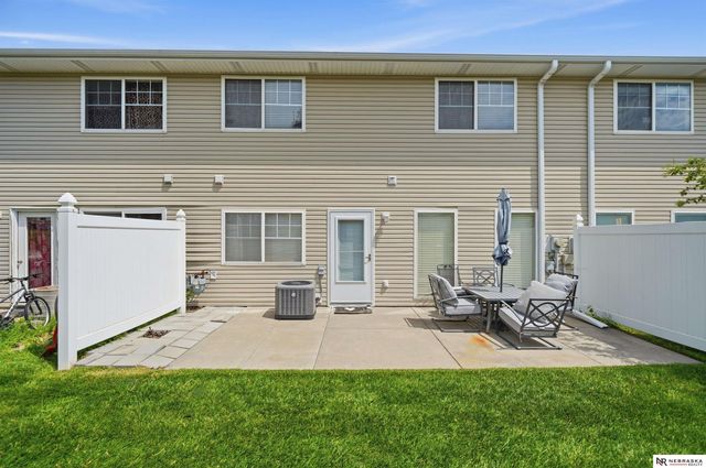 8843 Venice Lane, Lincoln, NE 68526