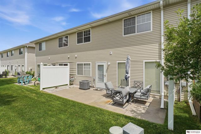 8843 Venice Lane, Lincoln, NE 68526