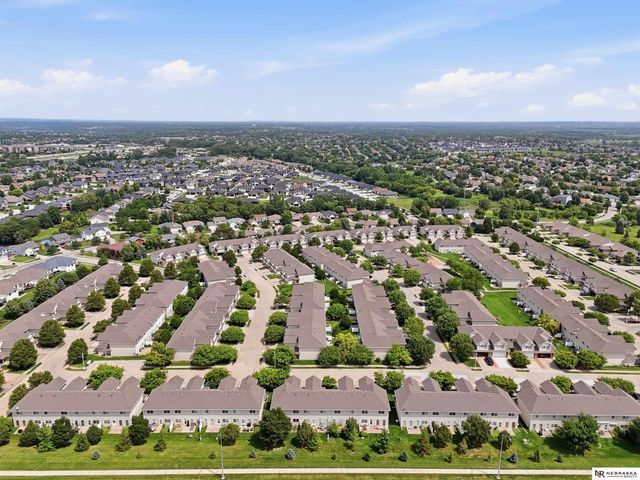 8843 Venice Lane, Lincoln, NE 68526