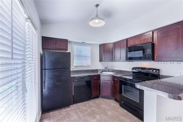 2118 Sidney Street, St Louis, MO 63104