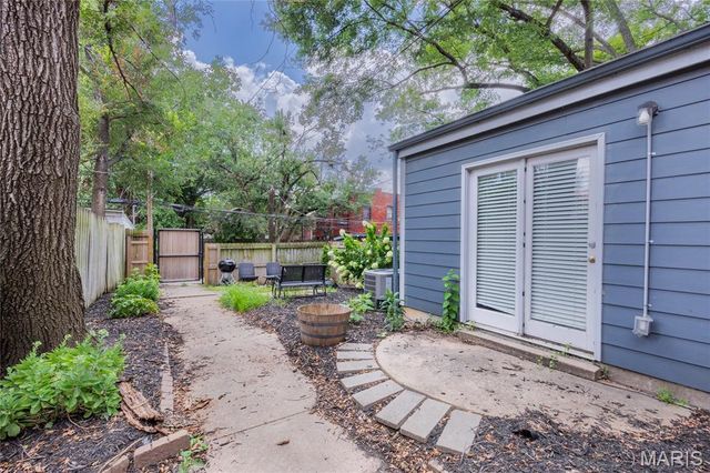 2118 Sidney Street, St Louis, MO 63104