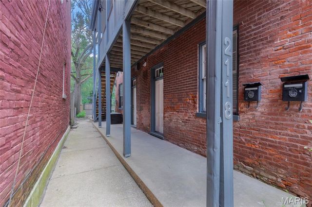 2118 Sidney Street, St Louis, MO 63104