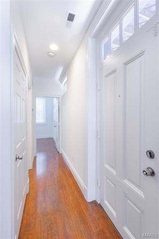 2118 Sidney Street, St Louis, MO 63104