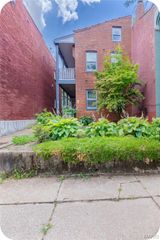 2118 Sidney Street, St Louis, MO 63104