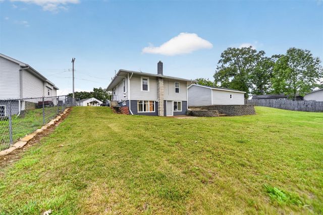 313 Ackerson Lake Drive, Jackson, MI 49201