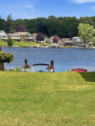 313 Ackerson Lake Drive, Jackson, MI 49201