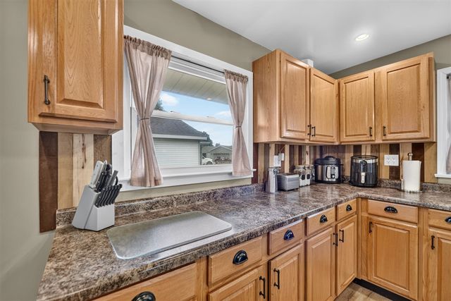 313 Ackerson Lake Drive, Jackson, MI 49201