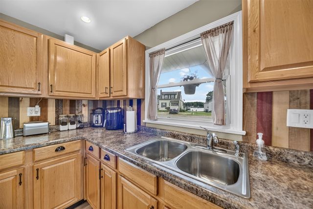 313 Ackerson Lake Drive, Jackson, MI 49201