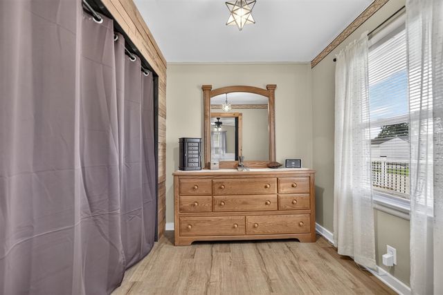 313 Ackerson Lake Drive, Jackson, MI 49201