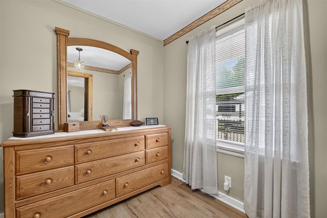 313 Ackerson Lake Drive, Jackson, MI 49201