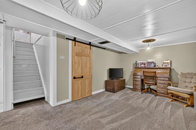 313 Ackerson Lake Drive, Jackson, MI 49201